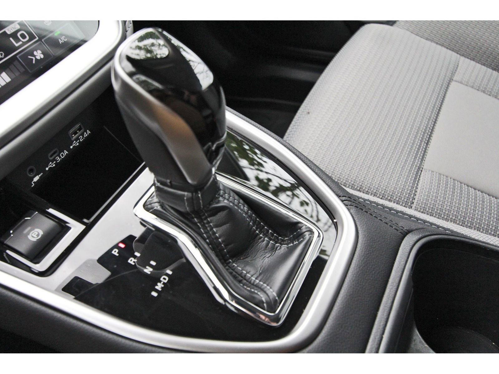 Certified 2025 Subaru Outback Premium image 25