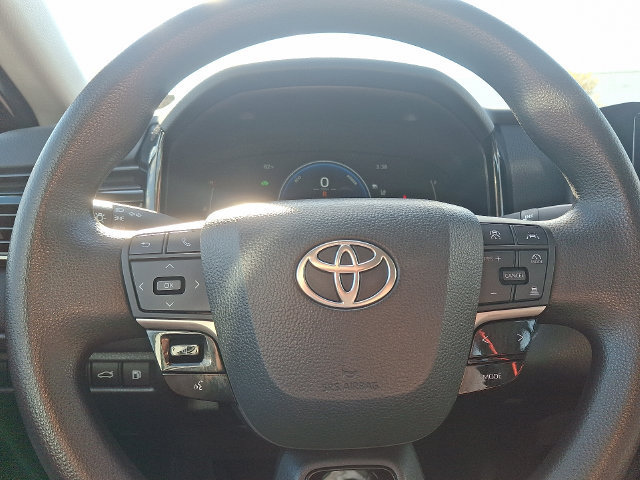 Used 2025 Toyota Camry LE FWD image 18