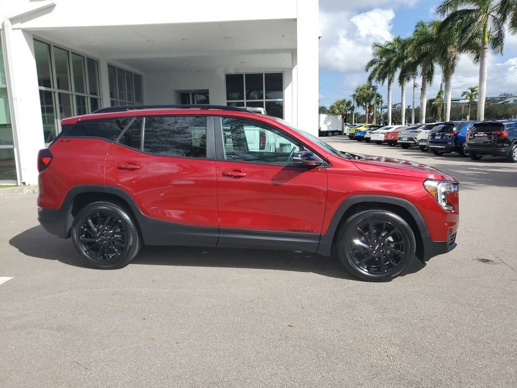 Certified 2024 GMC Terrain SLE w/ Driver Convenience Package FWD image 9