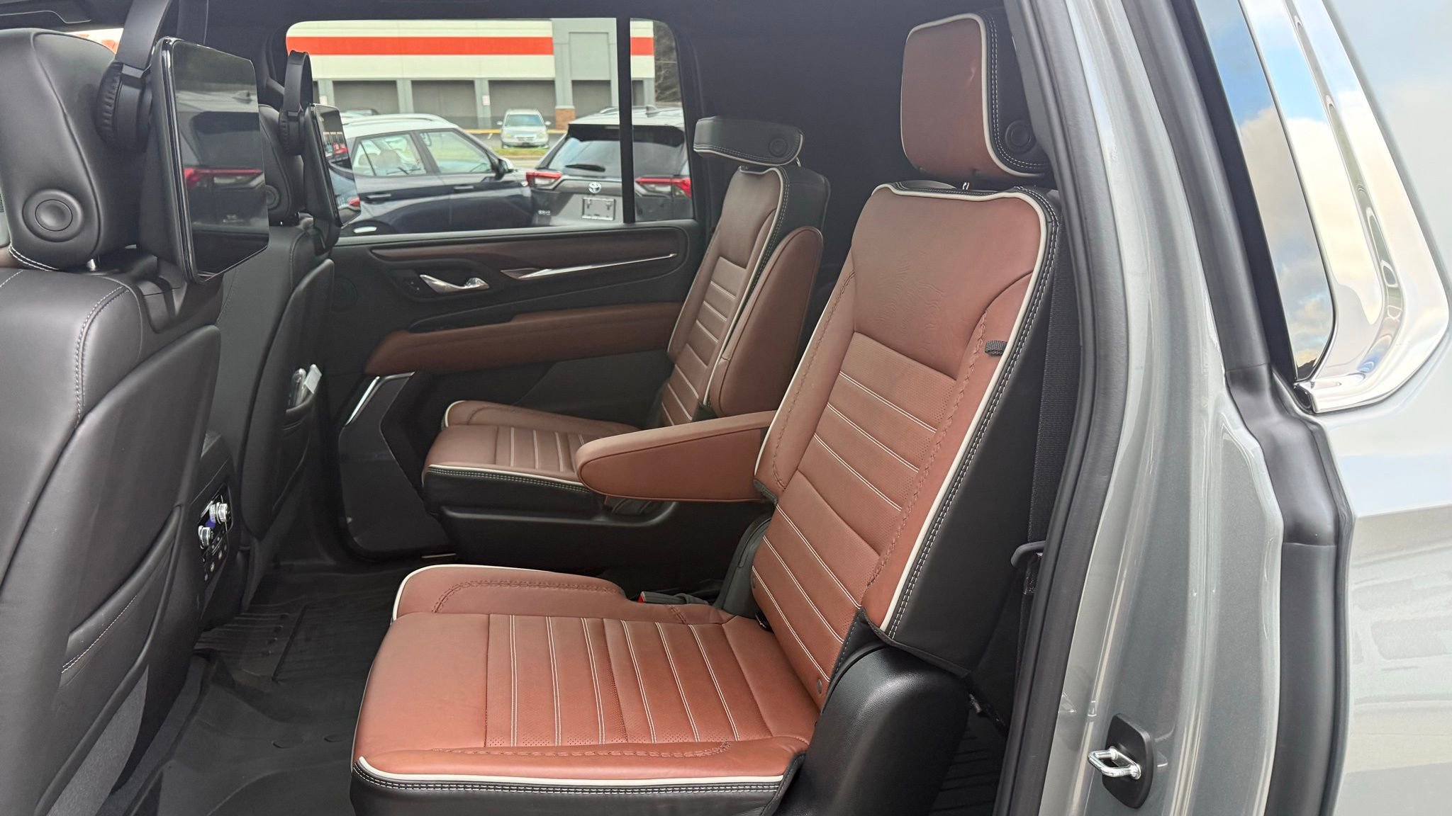 Used 2024 GMC Yukon XL Denali Ultimate image 41