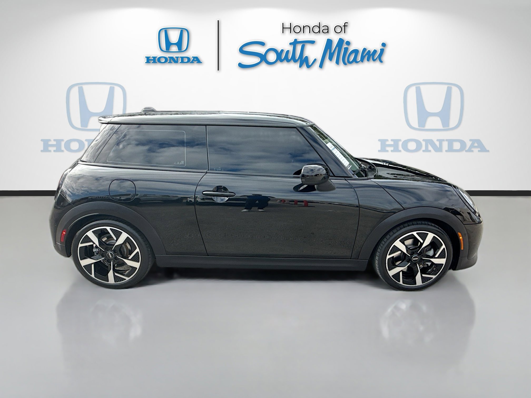 Used 2025 MINI Cooper S image 8