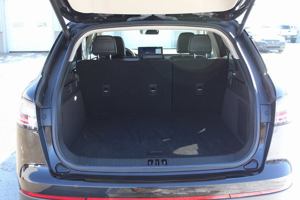 Used 2023 Lincoln Nautilus AWD w/ Premium Package image 19