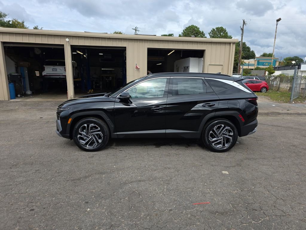 New 2025 Hyundai Tucson Limited image 16