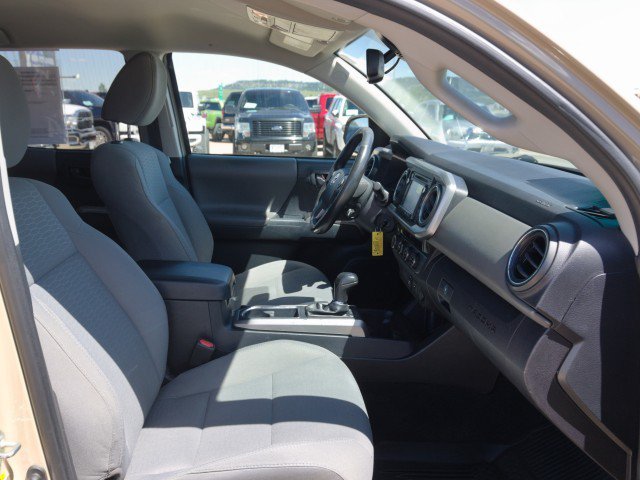 Used 2018 Toyota Tacoma SR5 AWD/4WD image 30