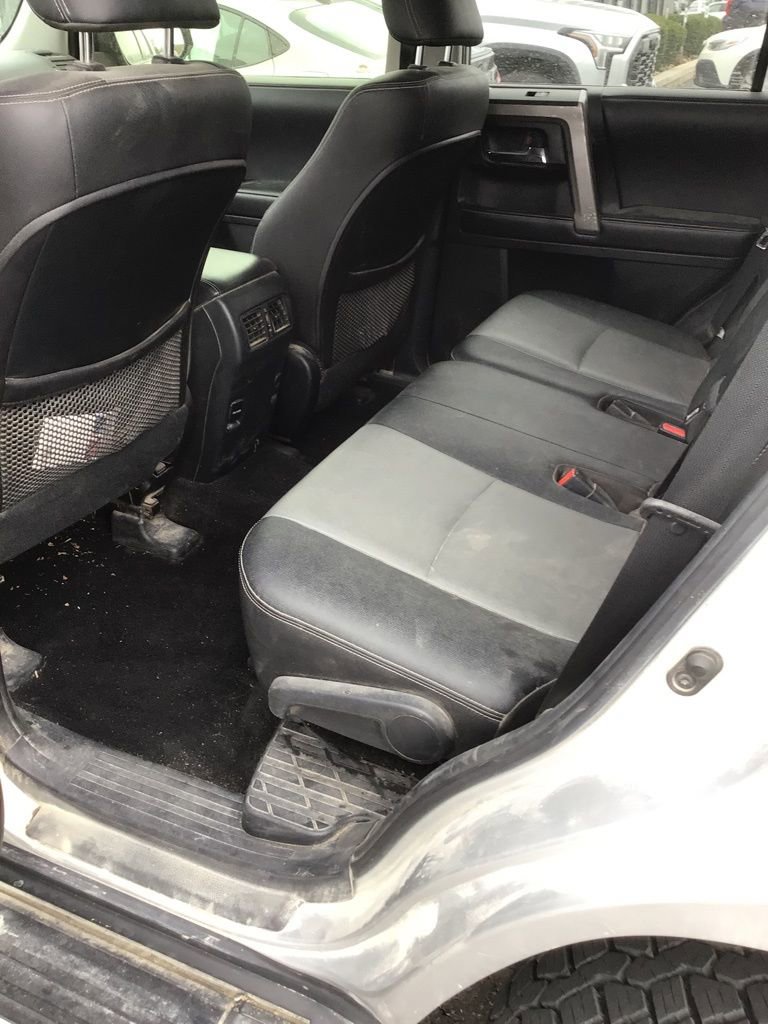 Used 2018 Toyota 4Runner SR5 Premium image 7