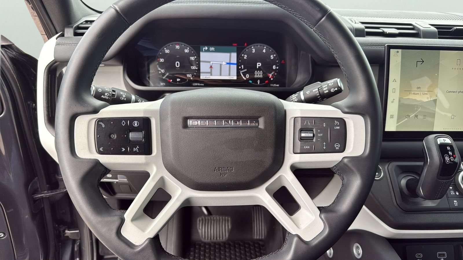 Used 2024 Land Rover Defender 130 X-Dynamic SE AWD/4WD image 14