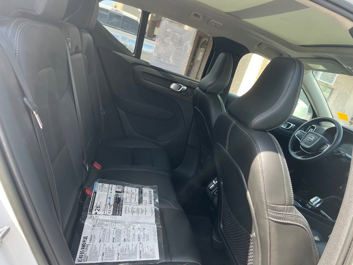 Used 2023 Volvo XC40 B5 Plus AWD/4WD image 15