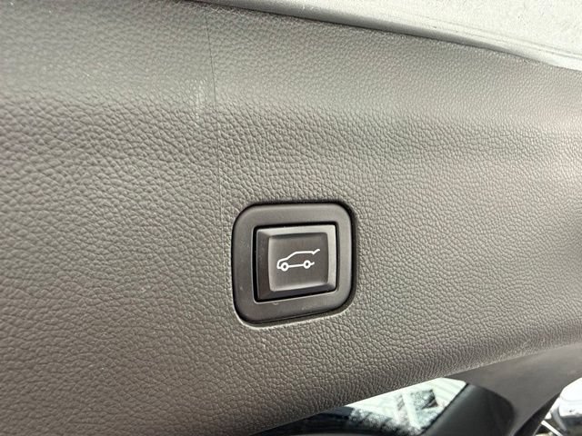Used 2021 Buick Enclave Essence w/ Sound and Sites Package AWD/4WD image 7