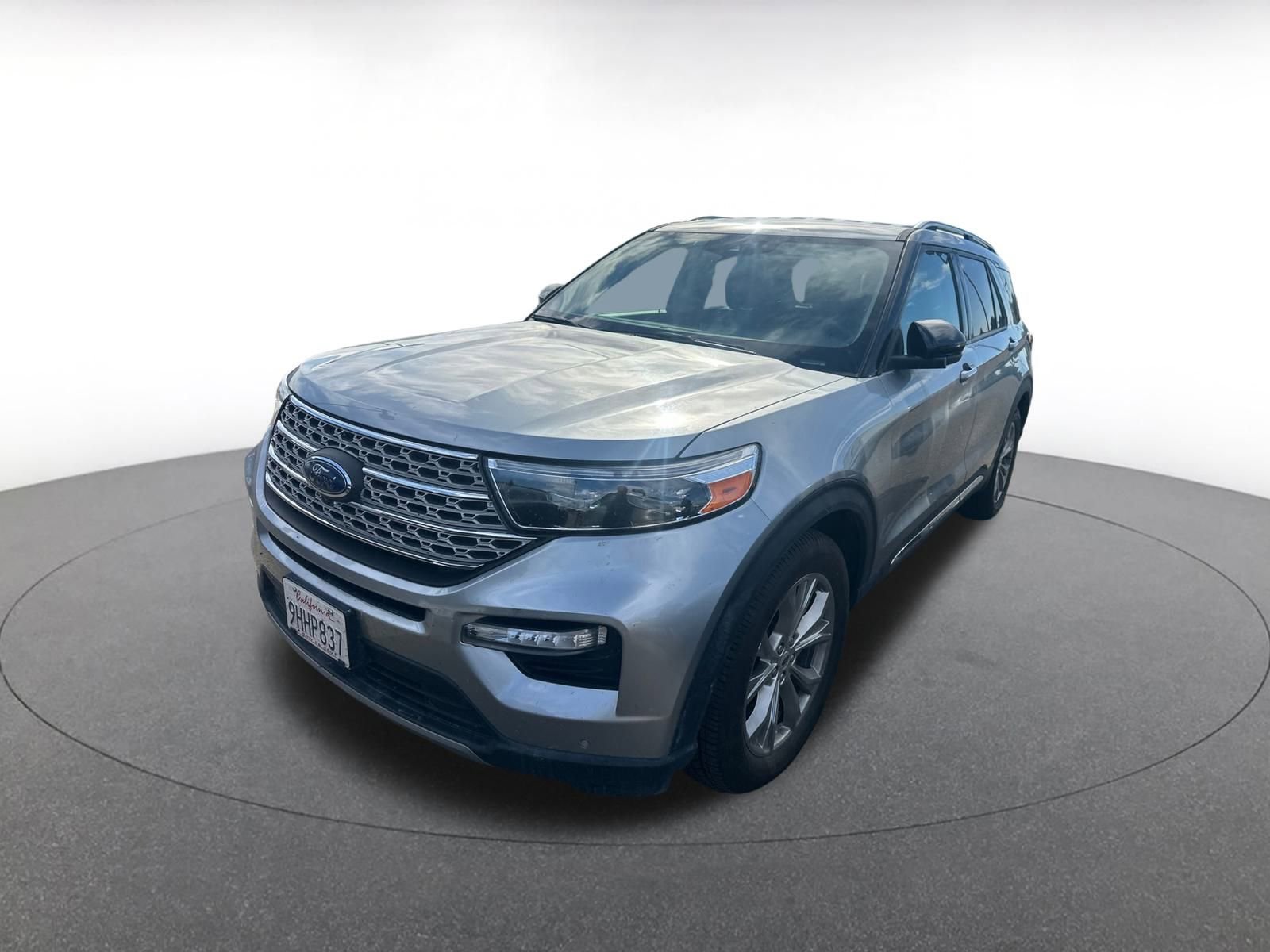 Used 2024 Ford Explorer Limited image 3