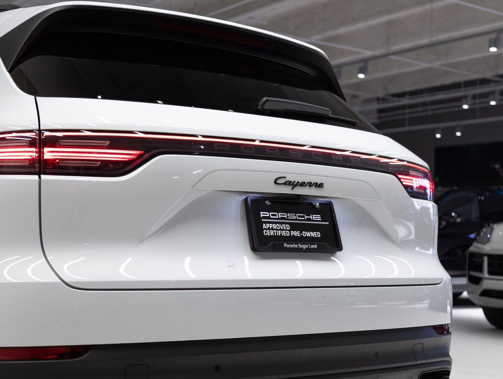 Certified 2023 Porsche Cayenne Platinum Edition AWD/4WD image 32