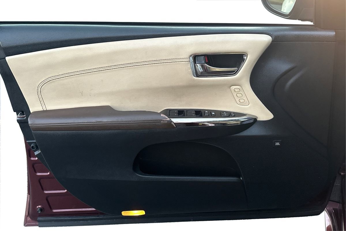 Used 2015 Toyota Avalon Limited image 20