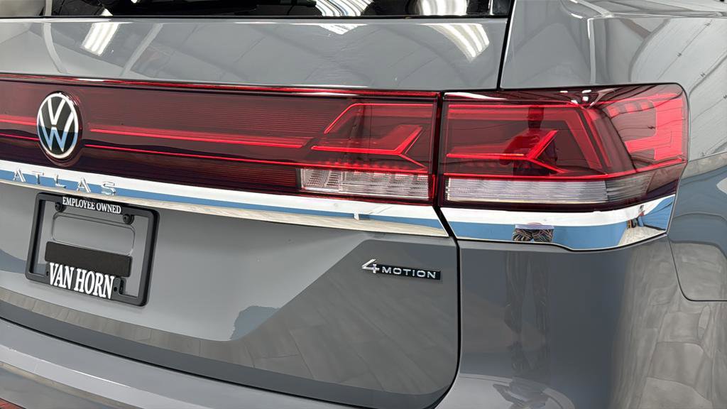 Used 2025 Volkswagen Atlas SE w/ Panoramic Sunroof Package AWD/4WD image 38