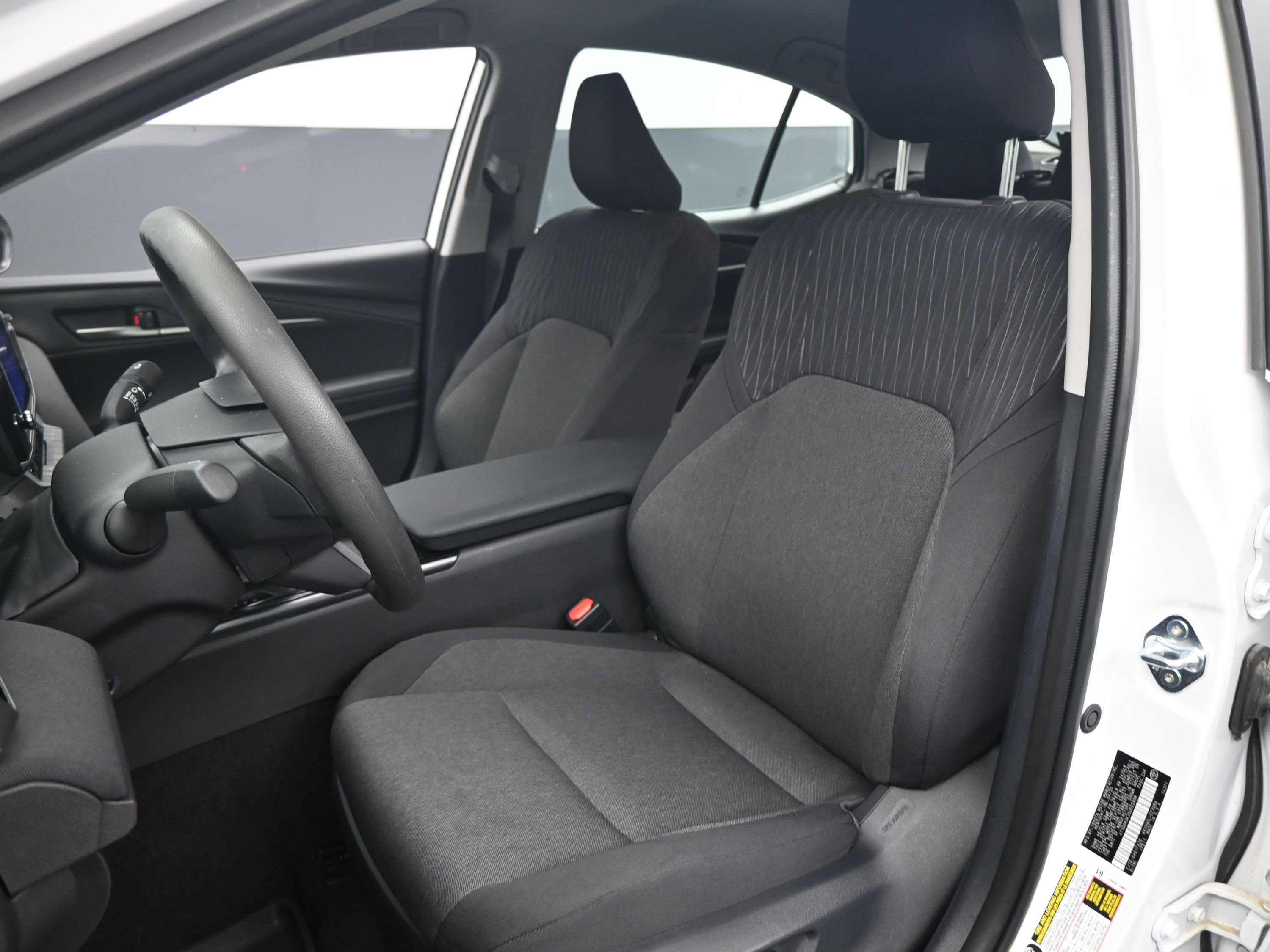 Used 2025 Toyota Camry LE w/ Convenience Package image 18