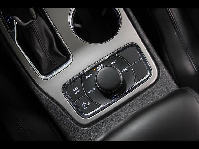 Used 2021 Jeep Grand Cherokee Limited AWD/4WD image 17