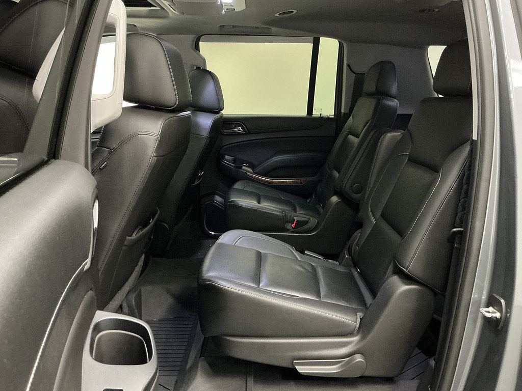 Used 2018 Chevrolet Suburban Premier AWD/4WD image 23