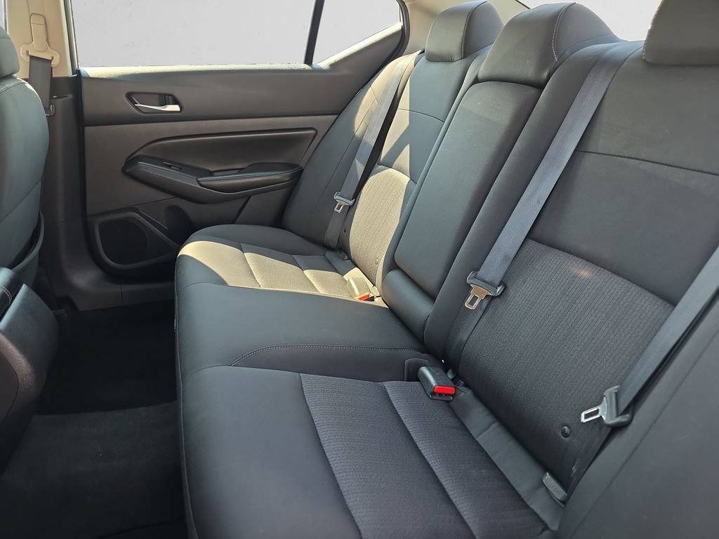 Used 2022 Nissan Altima 2.5 SV FWD image 14