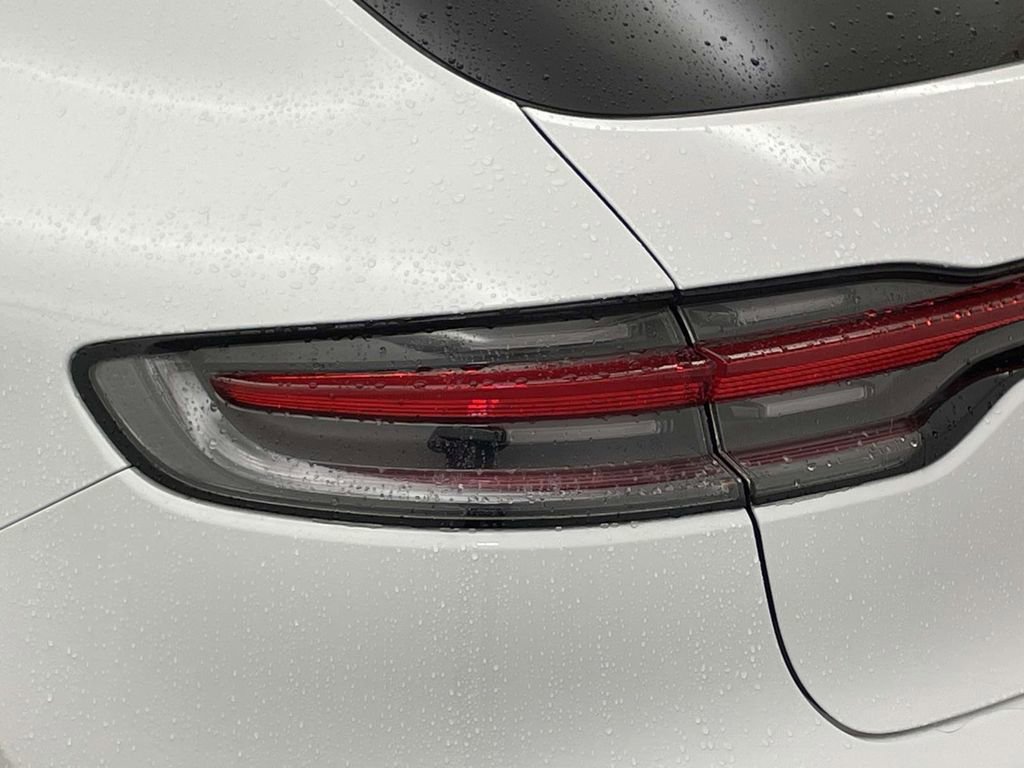 Used 2023 Porsche Macan image 16