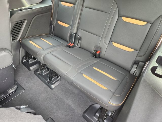 Used 2024 GMC Yukon AT4 w/ Technology Package AWD/4WD image 30