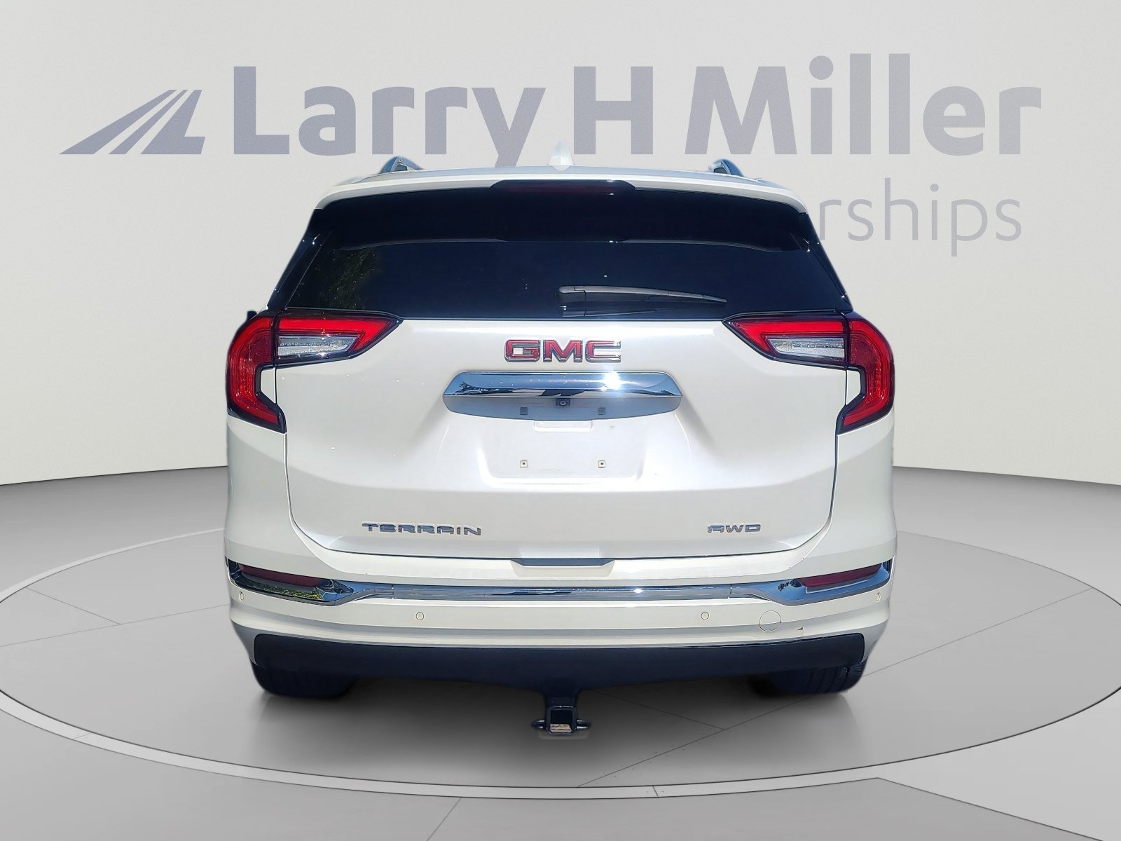 Used 2022 GMC Terrain Denali w/ Denali Premium Package AWD/4WD image 4