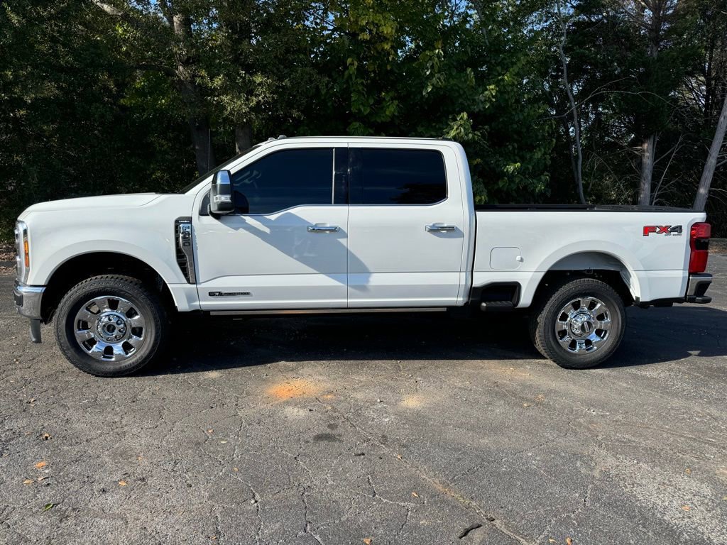 Used 2025 Ford F350 Lariat w/ Lariat Ultimate Package AWD/4WD video 2