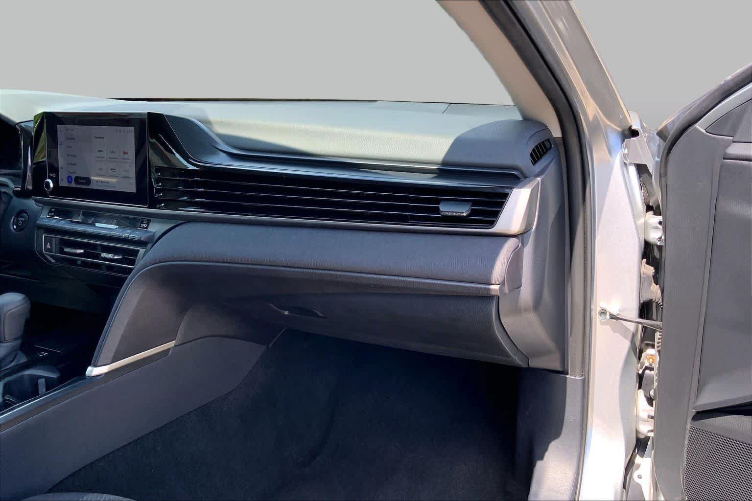 Used 2025 Toyota Camry LE FWD image 18