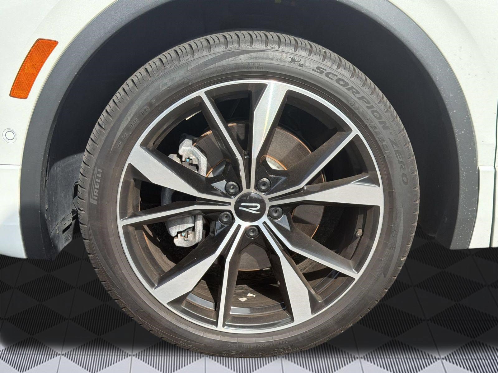 Used 2024 Volkswagen Tiguan SEL R-Line AWD/4WD image 13