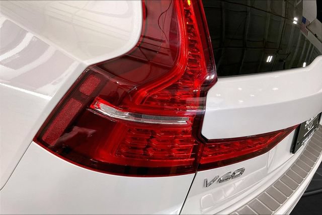 Certified 2021 Volvo V60 T5 Cross Country w/ Climate Package AWD/4WD image 32