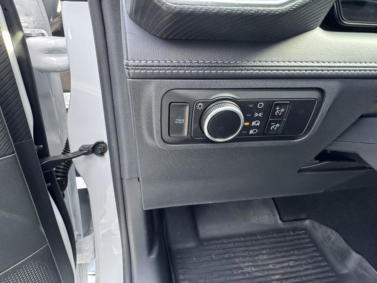 Used 2025 Ford Mustang GT Premium image 13