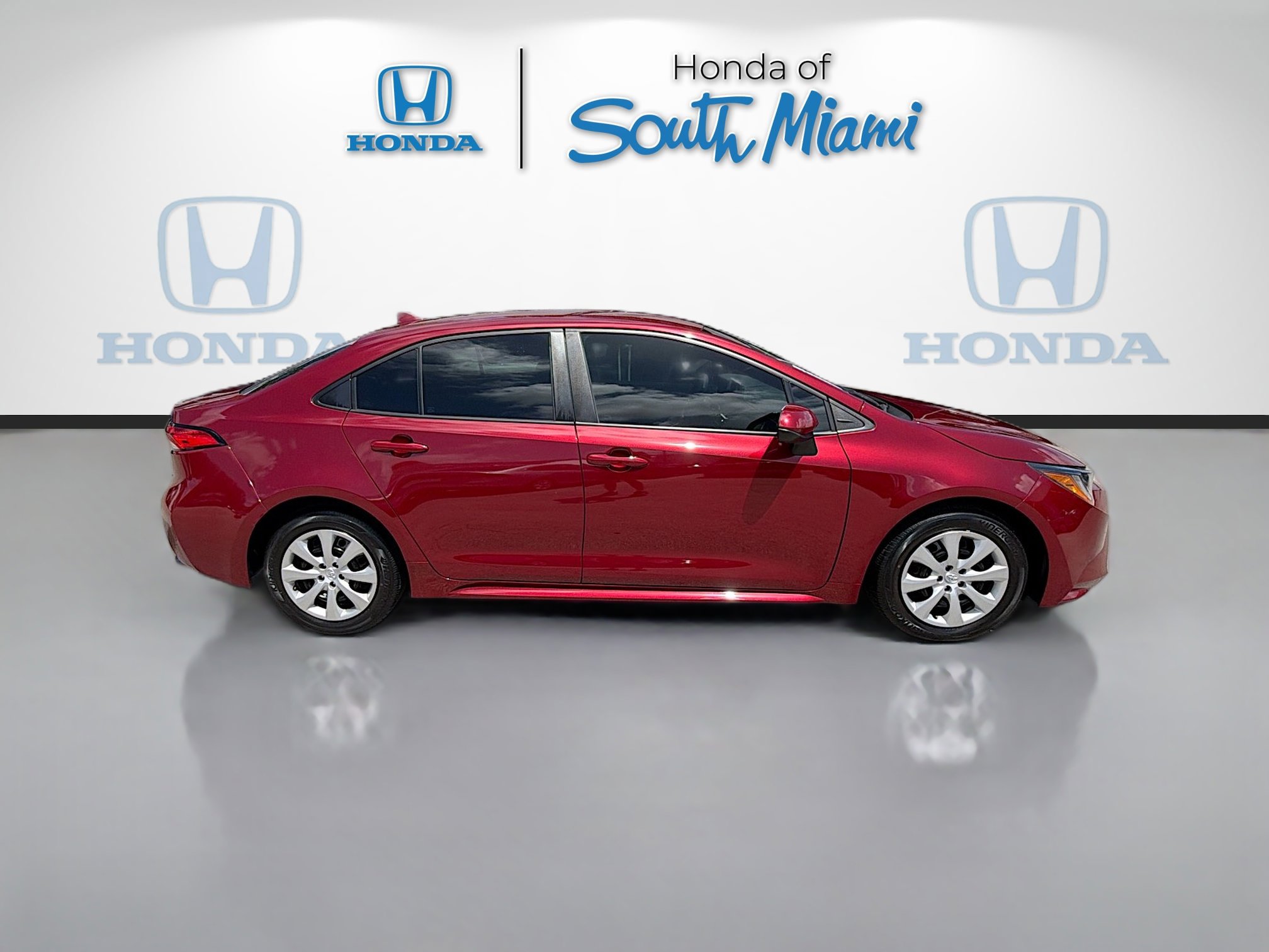 Used 2024 Toyota Corolla LE FWD image 8