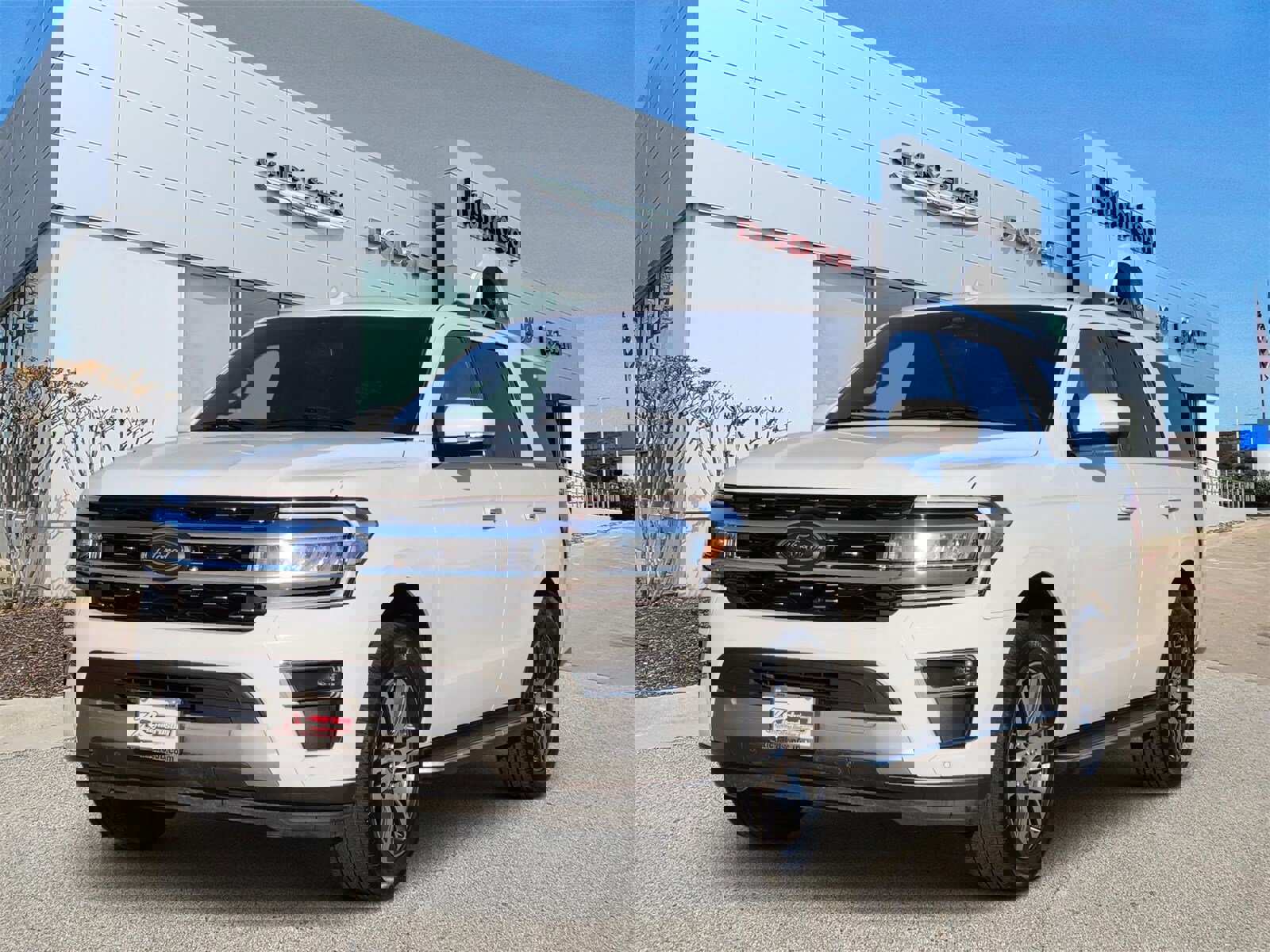 Used 2023 Ford Expedition Limited image 2