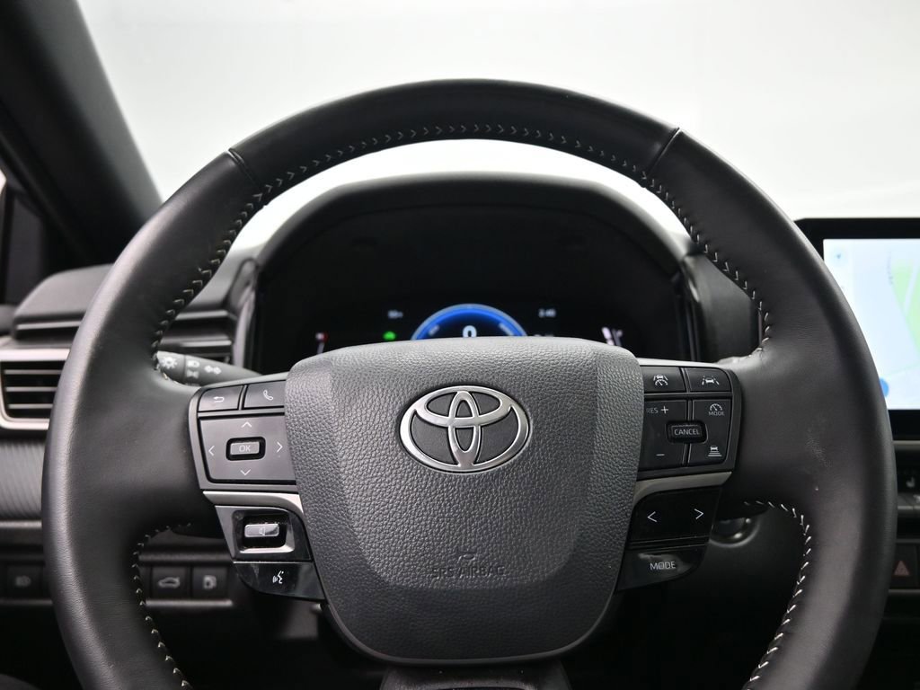 Used 2025 Toyota Camry SE w/ Multimedia Upgrade Package AWD/4WD image 11