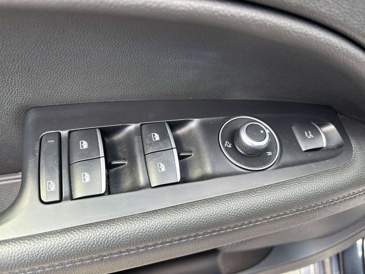 Used 2023 Alfa Romeo Stelvio Ti AWD/4WD image 15