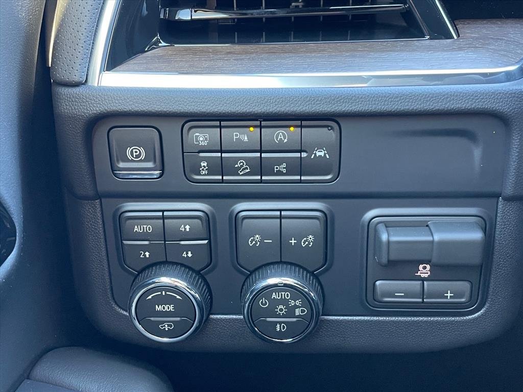 New 2027 Chevrolet Suburban High Country AWD/4WD image 18