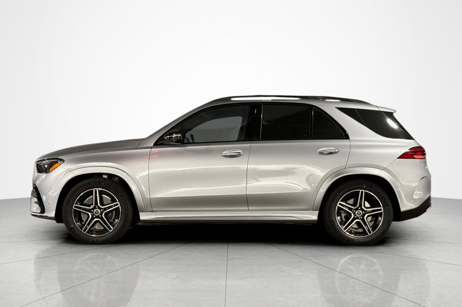 New 2026 Mercedes-Benz GLE 580 4MATIC image 2