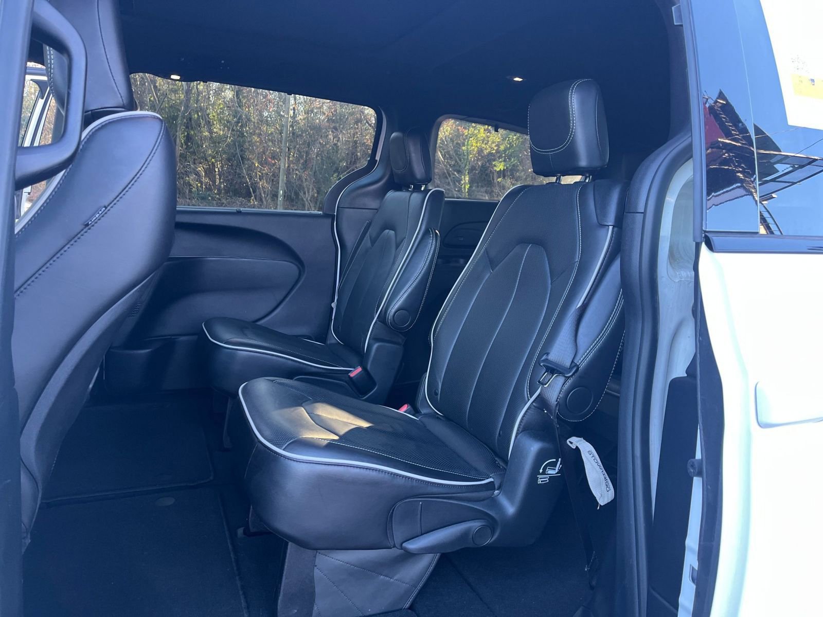 Used 2025 Chrysler Pacifica Limited image 27