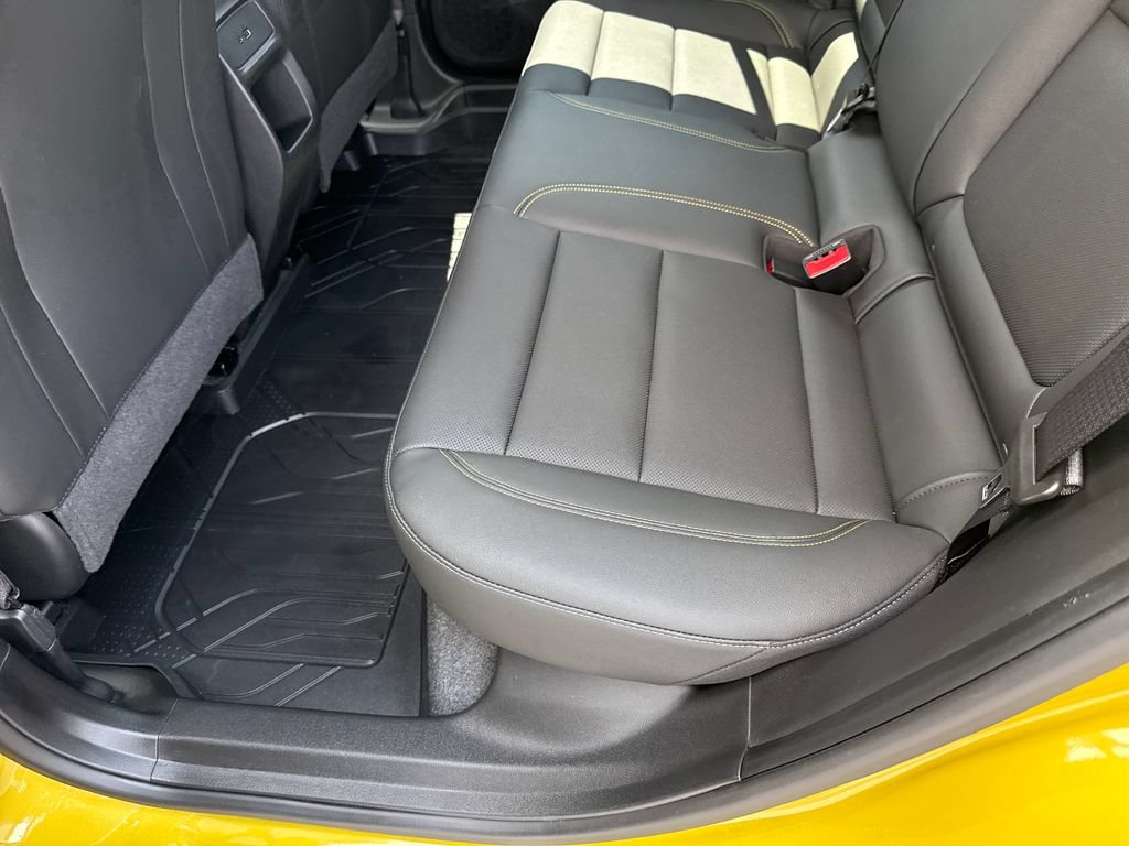 Used 2024 Chevrolet Trax ACTIV w/ Sunroof Package FWD image 18
