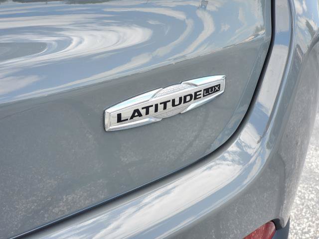 Used 2023 Jeep Compass Latitude w/ Sun and Sound Group AWD/4WD image 33