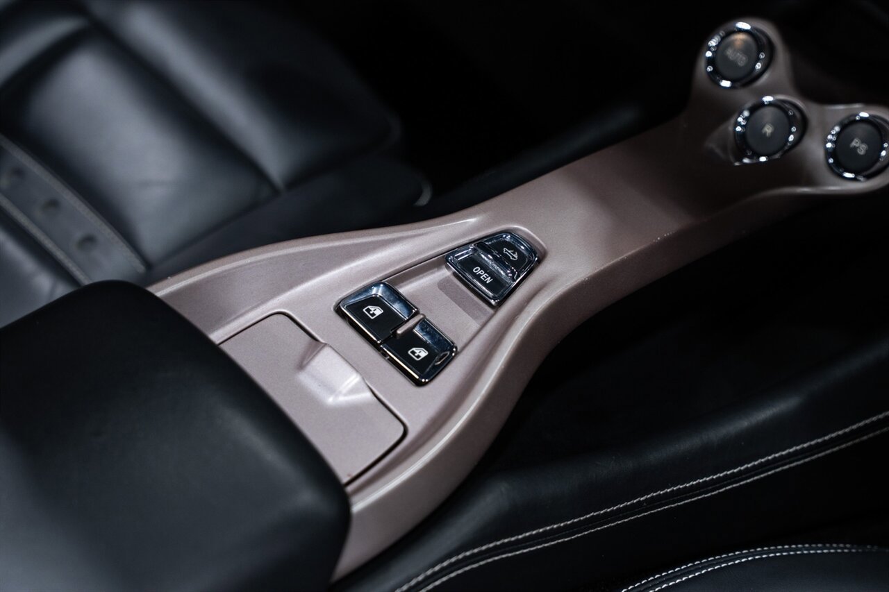 Used 2014 Ferrari California image 60