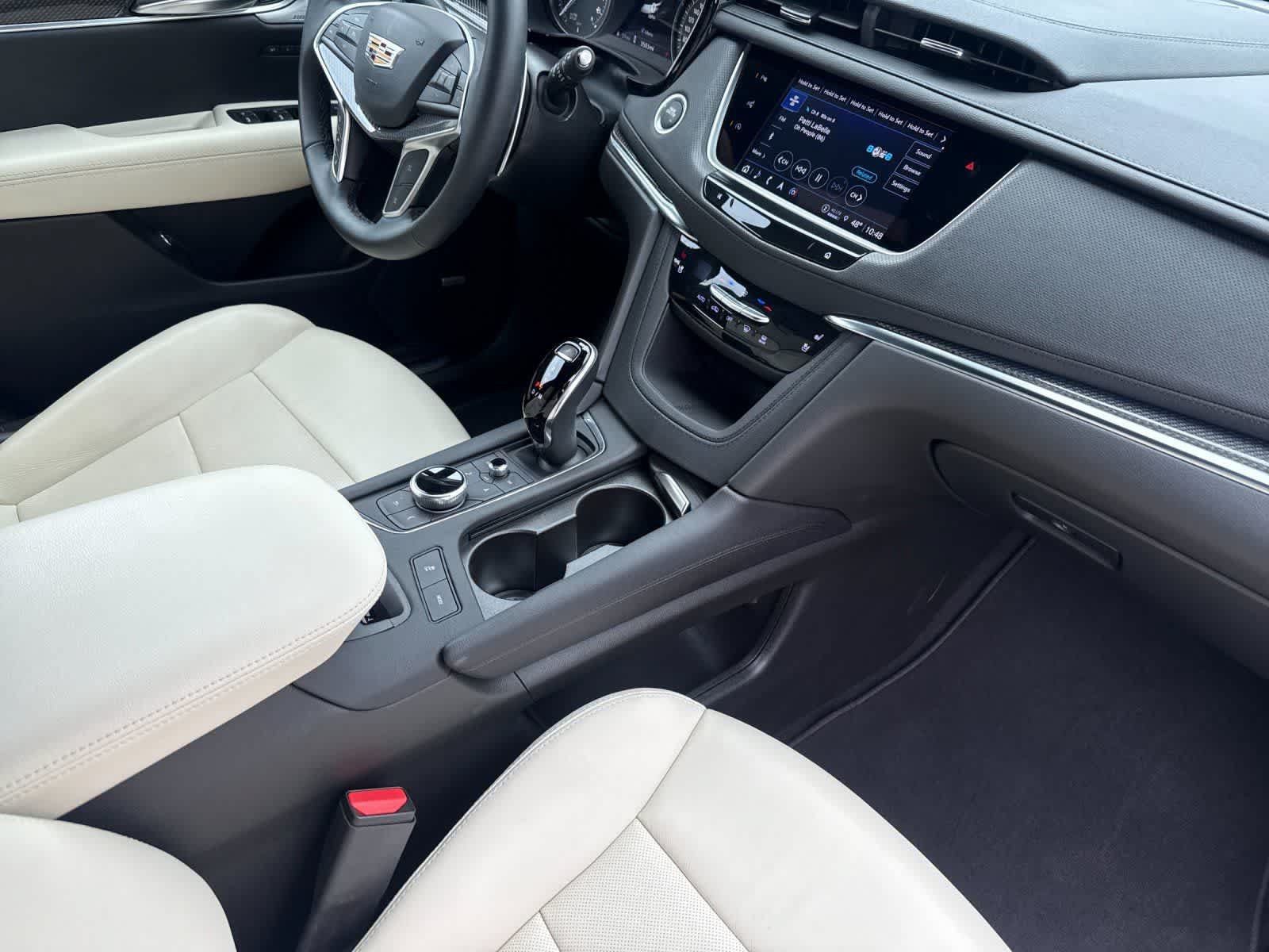 Used 2025 Cadillac XT5 Sportv w/ Technology Package AWD/4WD image 16