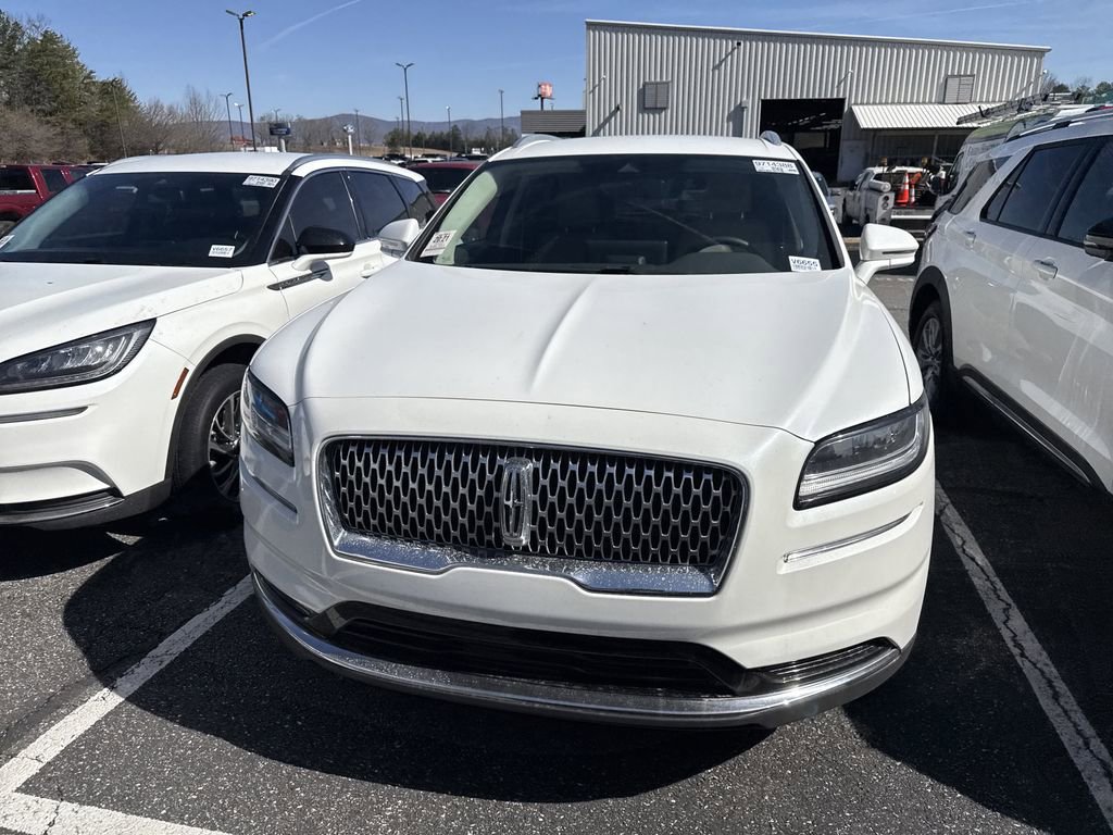 Used 2022 Lincoln Nautilus FWD w/ Premium Package image 5