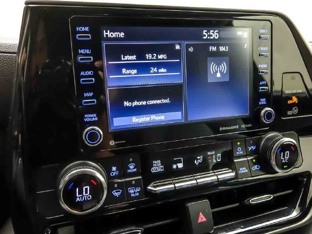 Used 2022 Toyota Highlander LE AWD/4WD image 18