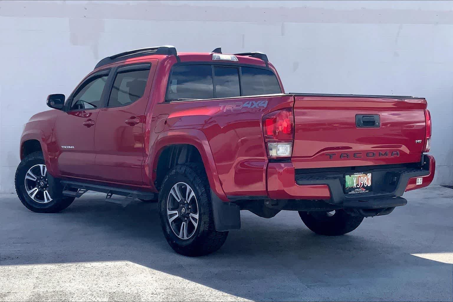 Used 2016 Toyota Tacoma SR AWD/4WD image 4