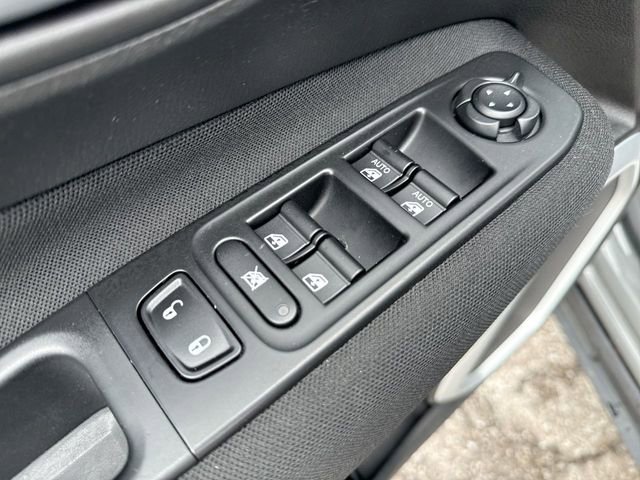 Used 2020 Jeep Renegade Latitude w/ Cold Weather Group AWD/4WD image 13
