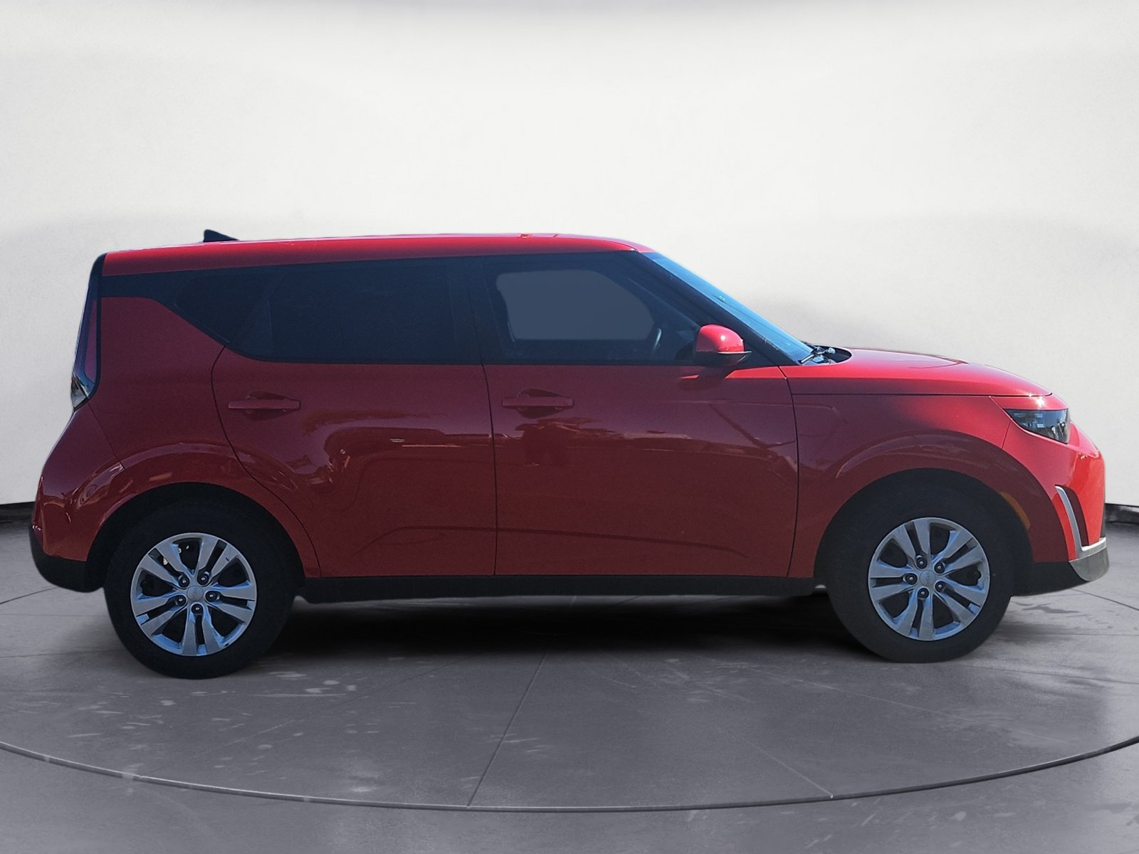 Used 2025 Kia Soul LX FWD image 6