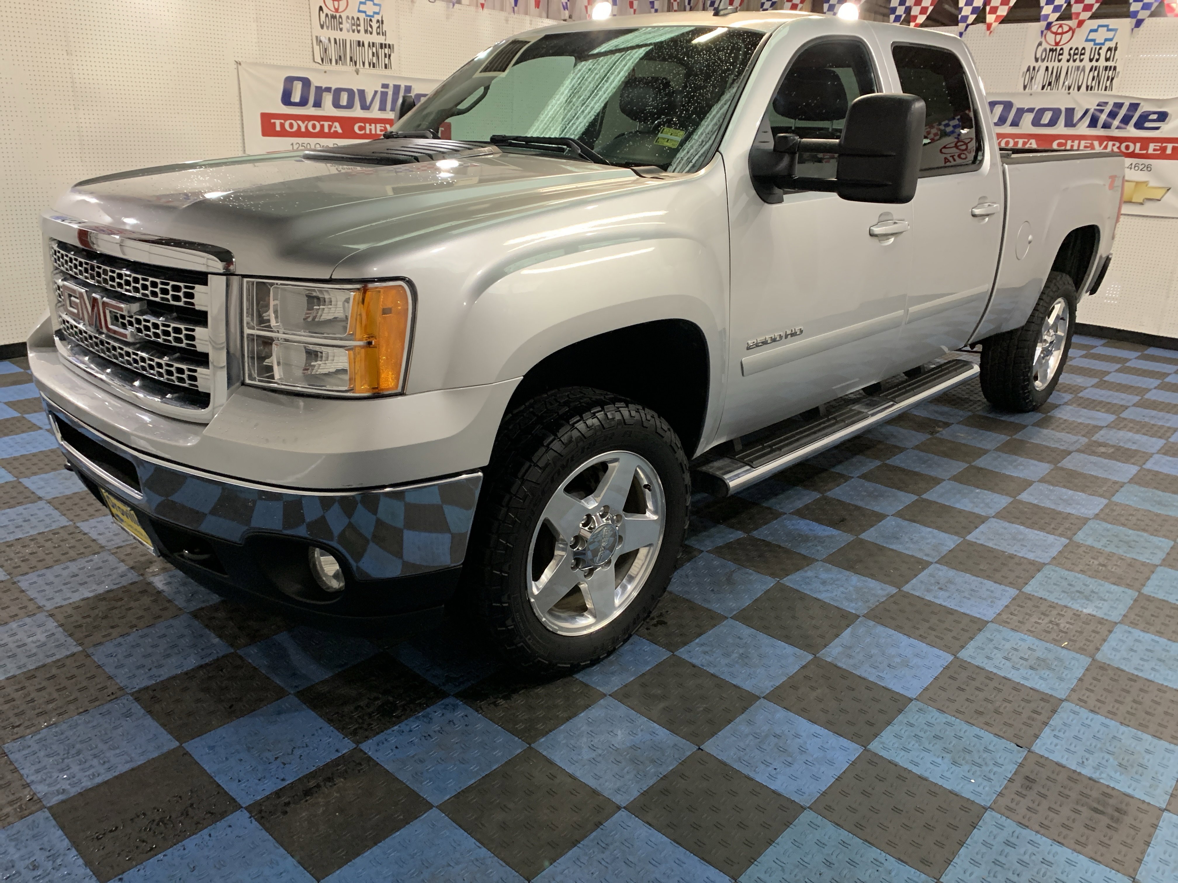Used 2013 GMC Sierra 2500 SLT w/ SLT Convenience Package image 1