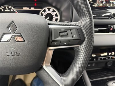 New 2026 Mitsubishi Outlander SE image 34