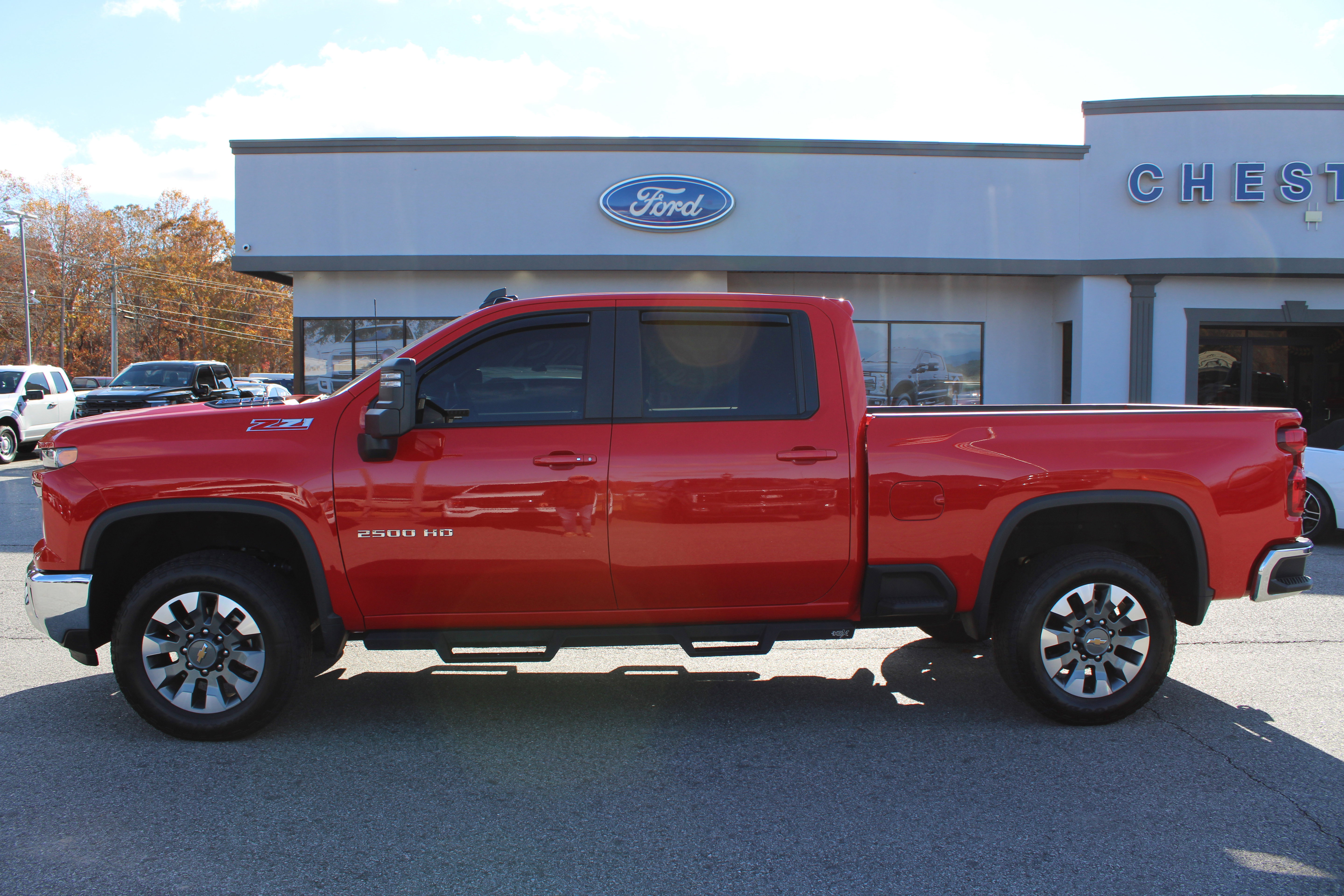 Used 2024 Chevrolet Silverado 2500 LT image 1