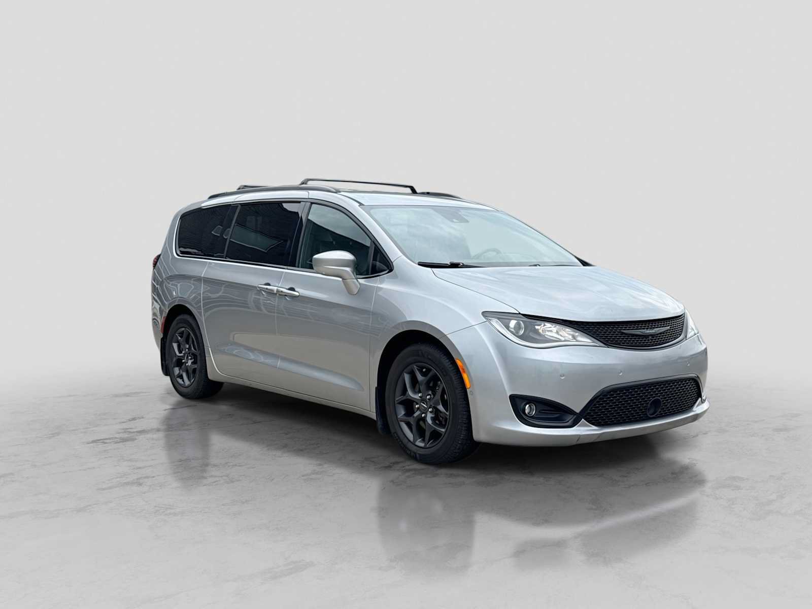 Used 2018 Chrysler Pacifica Touring-L w/ Advanced Safetytec Group FWD image 8
