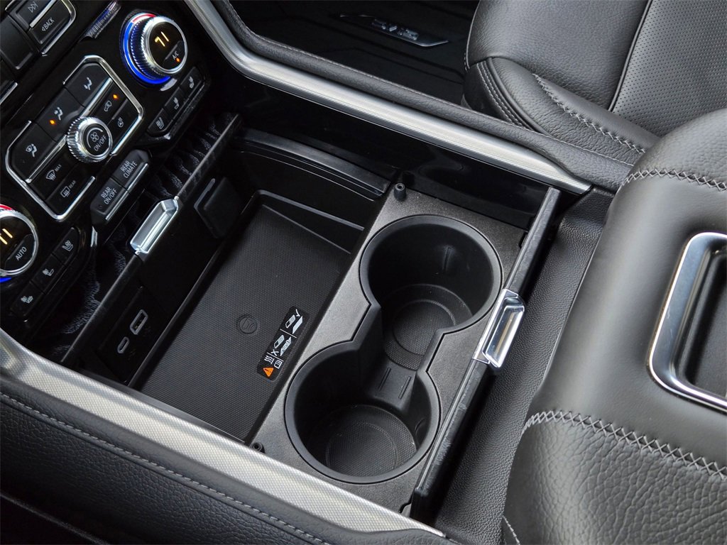 Used 2024 GMC Yukon XL Denali w/ Advanced Technology Package image 19