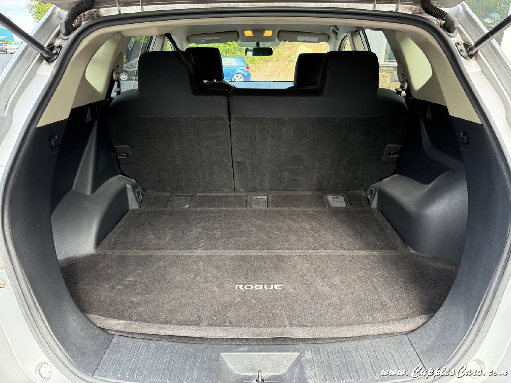 Used 2011 Nissan Rogue SV image 8